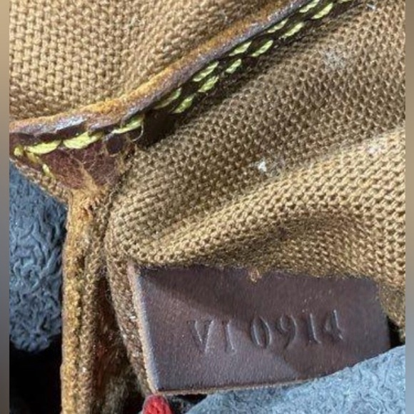 Louis Vuitton Monogram PM Alma Satchel Bag - Picture 17 of 17